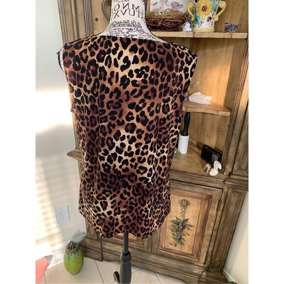 Ann Klein Chetah Print Sleeveless Top - Picture 3 of 5